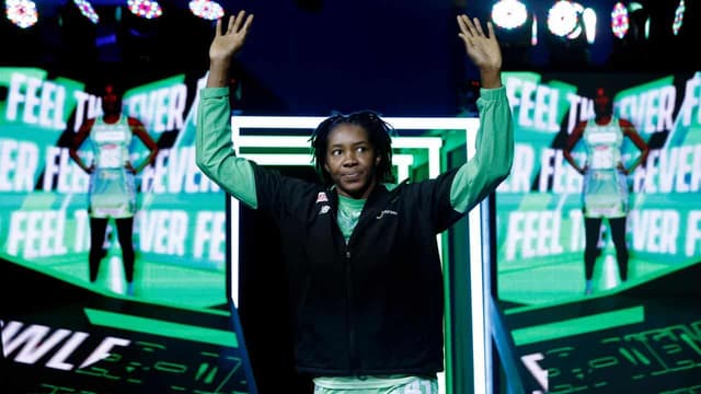 Star shooter puts Fever in box seat for netball crown