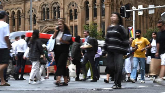 Jobless rate nears four-year high, firms rethink plans