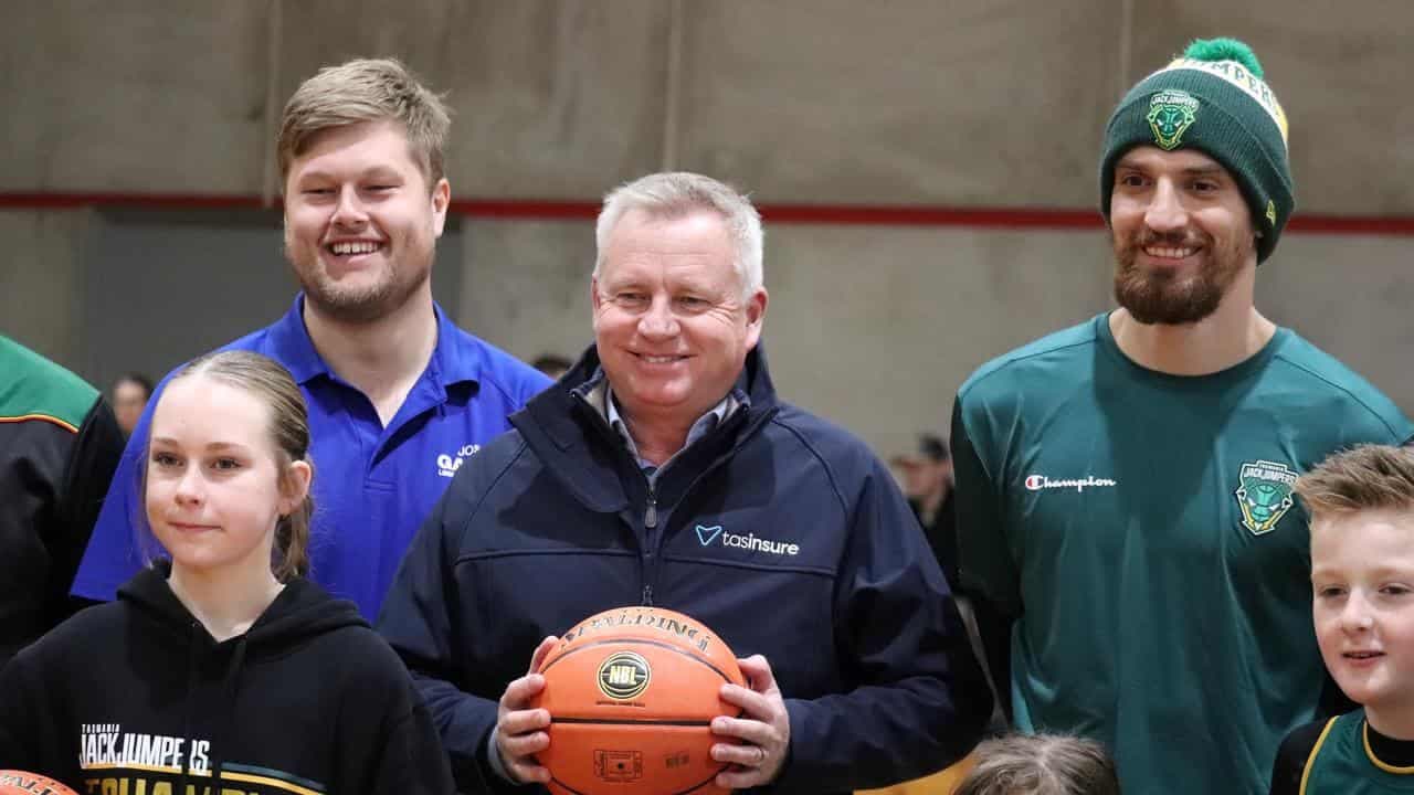 Minority government major issue as leaders court voters