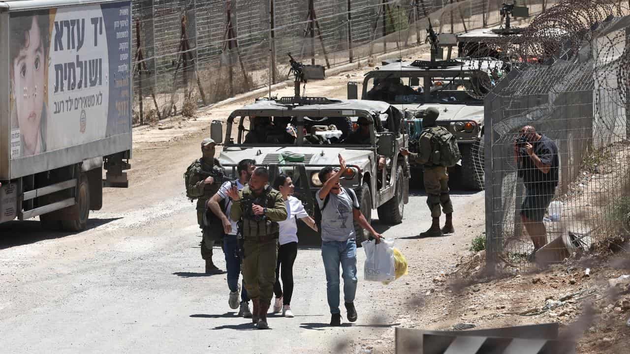 Bedouin offensive strains tentative truce in Syria