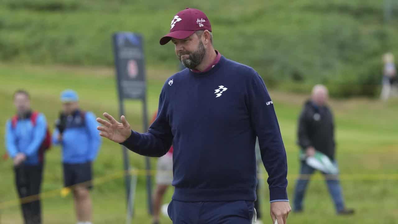 Sleepy Leishman rescues Aussie hopes on woeful Open day