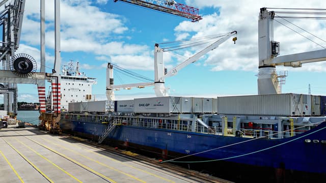 DP WORLD DELIVERS SAILGP FLEET TO PORT TARGETING NET-ZERO STATUS