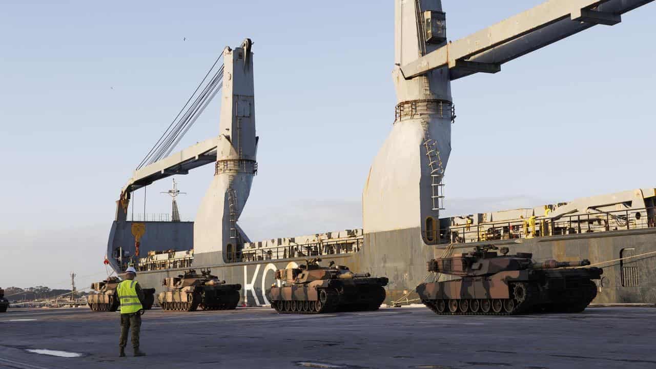 Australia hands over first tranche of tanks to Ukraine