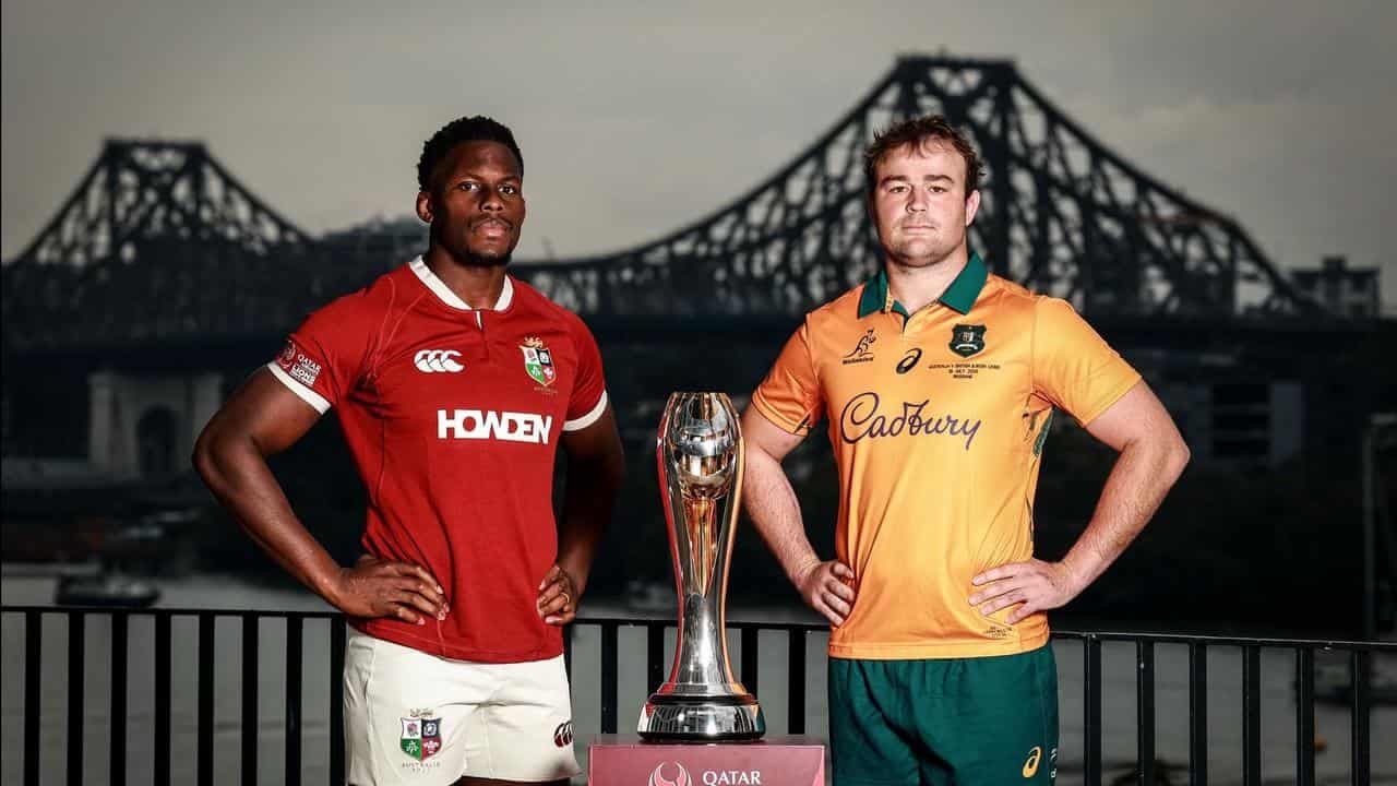 Wallabies' task to surf Sea of Red to relevancy
