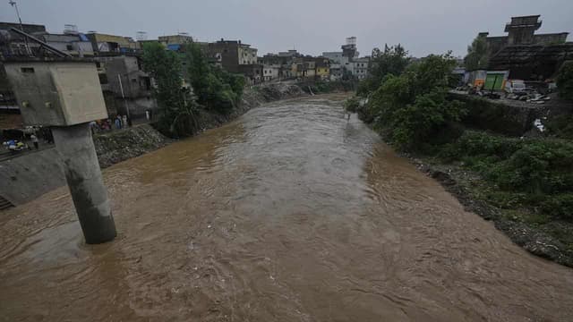 Pakistan monsoon rains death toll reaches 216