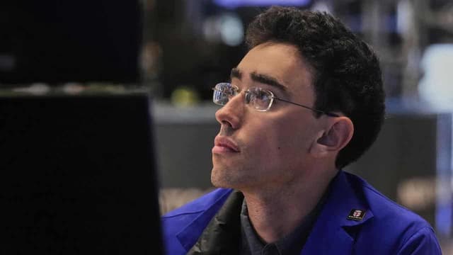 S&P 500 and Nasdaq notch record high closes