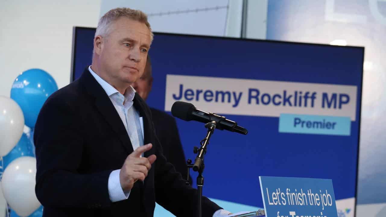 Libs make first pitch to kingmakers in race to govern