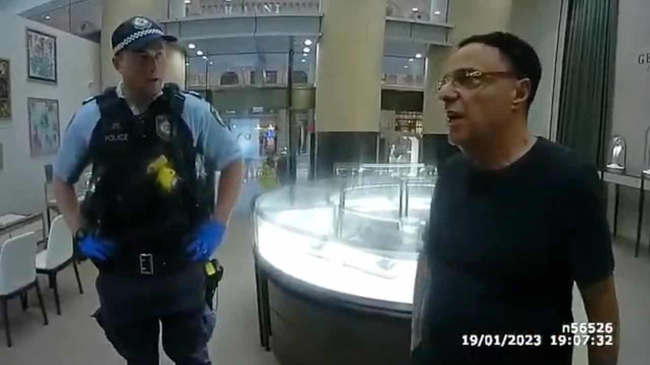 Jury discharged in trial over faked jewel heist