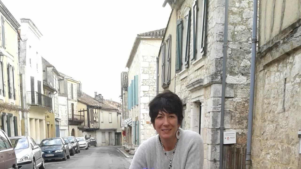 US Justice Dept asks Maxwell to speak to prosecutors