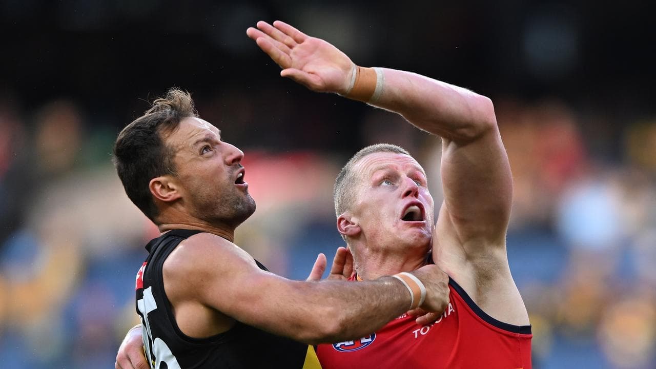 Focus turns to big Bomber after Crows re-sign ruck star