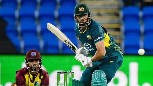 Record-breaker David thanks ex-rival for special bat