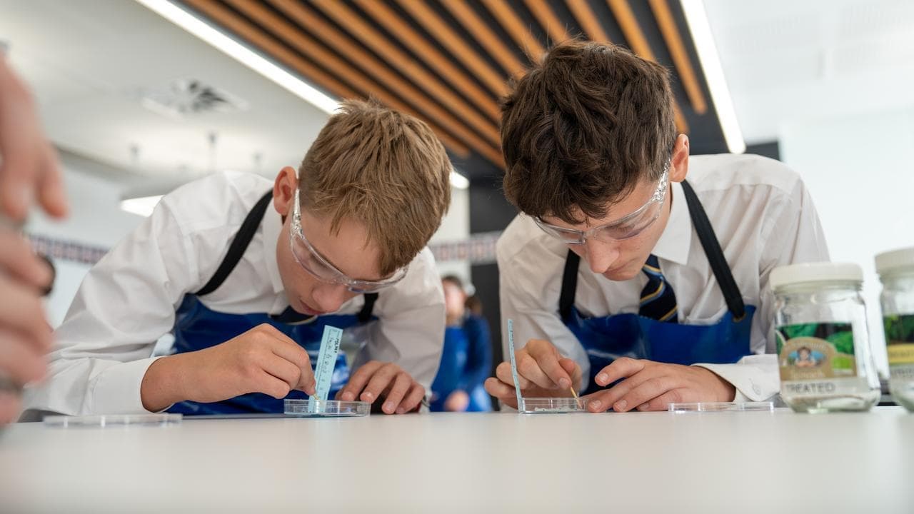 School kids inspired by space salad mission to the moon