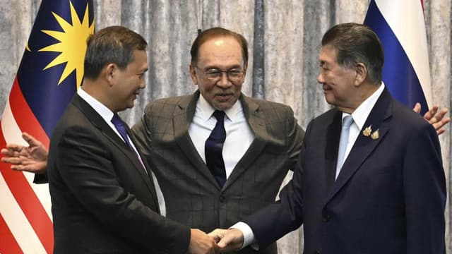 Thailand, Cambodia agree to truce after five-day battle