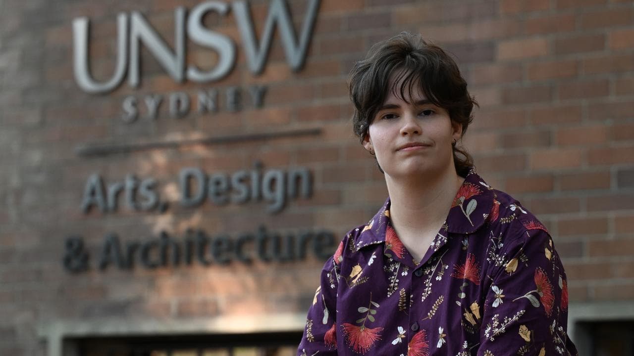 Student revolt against AI arts course at top university