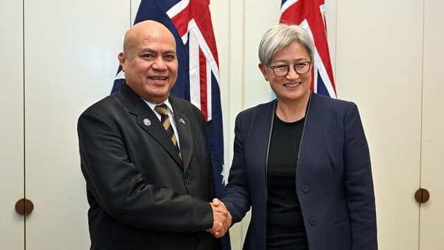 Australia, Tuvalu look to develop landmark climate pact