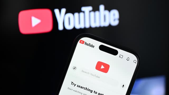 'Gaping hole' in social media ban as YouTube plugged in