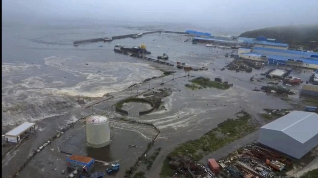 Tsunami risk eases, volcano erupts after Russian quake