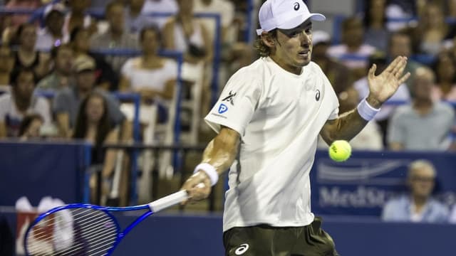 Deadly Demon leads Aussie charge as seeds go flying