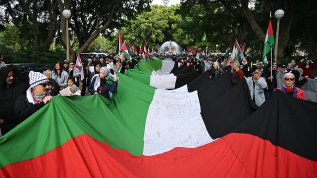 Point of starvation spurs statehood push for Palestine