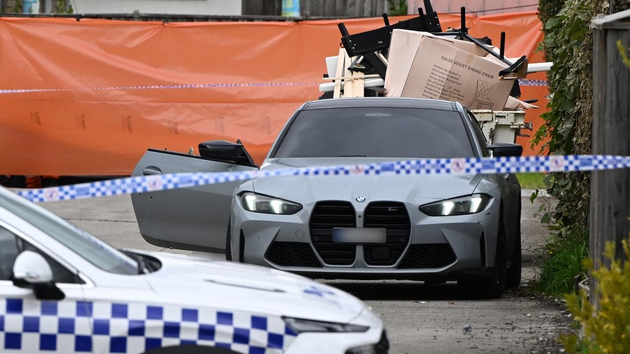 Young man shot and killed in daytime laneway attack