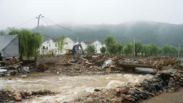 Dozens of care home residents killed in China floods