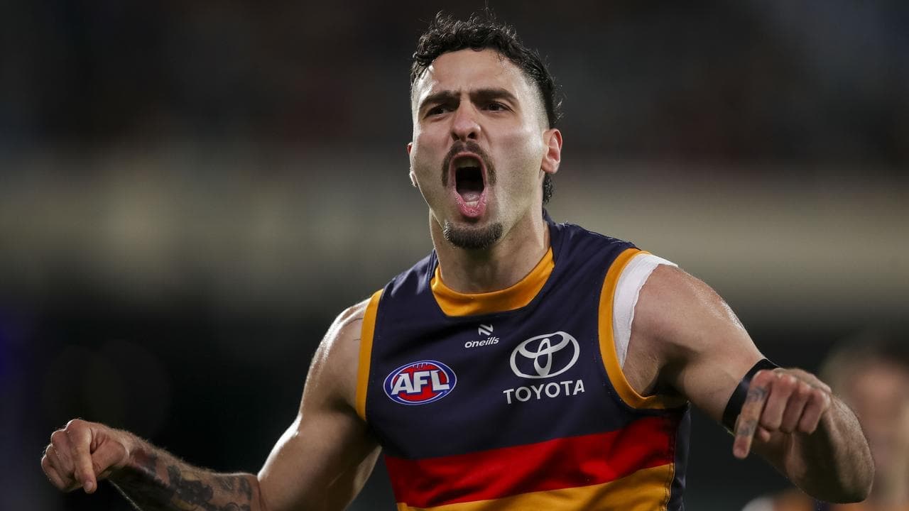 Fast-finishing Adelaide pip Hawthorn in AFL thriller