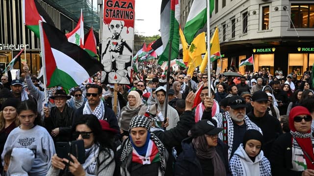 'Massive disruption': Harbour Bridge rally to go ahead