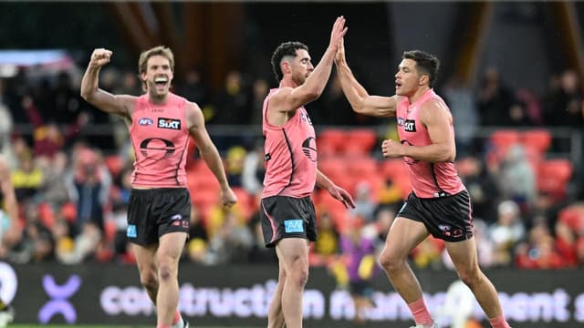 Suns trounce toothless Tigers to boost top-four hopes