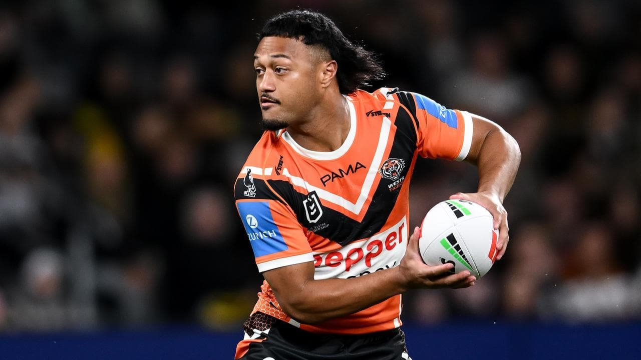 Fainu '100 per cent' behind coach's halfback plan