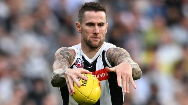 Magpies flag changes for massive Hawks clash
