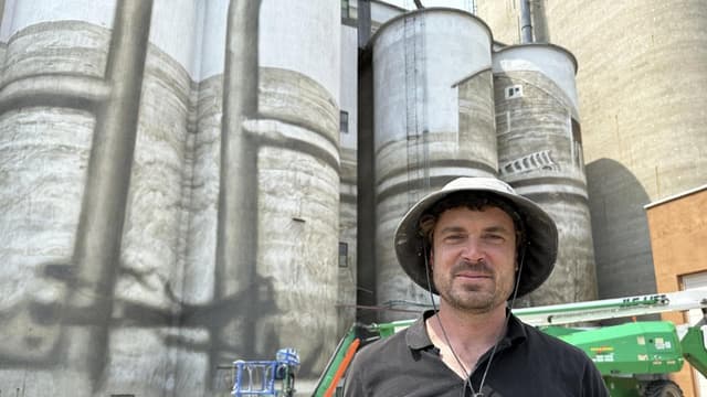 Aussie brings grain silo art to small North Dakota town