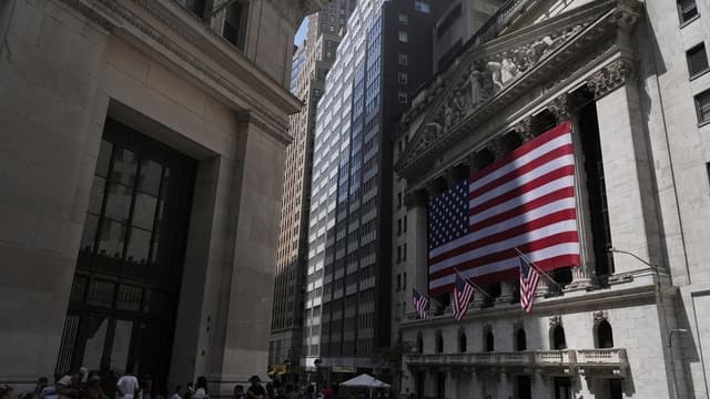 US stocks ease while Nasdaq reaches record closing high
