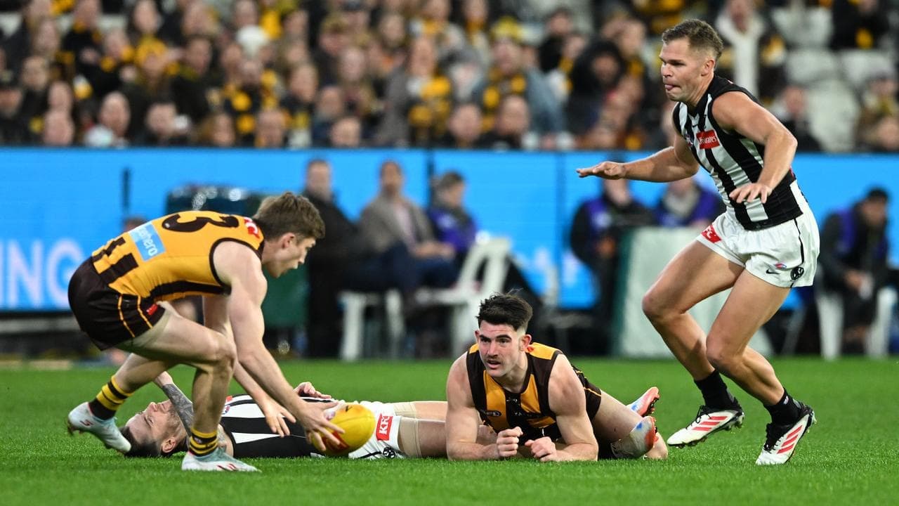 Hawks inspiration Newcombe in clear over Howe collision