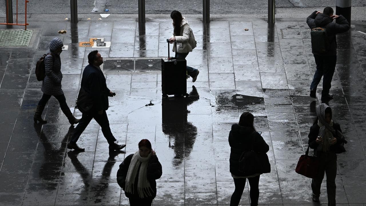 Fair go or no go? Aussie workers face 'class ceiling'