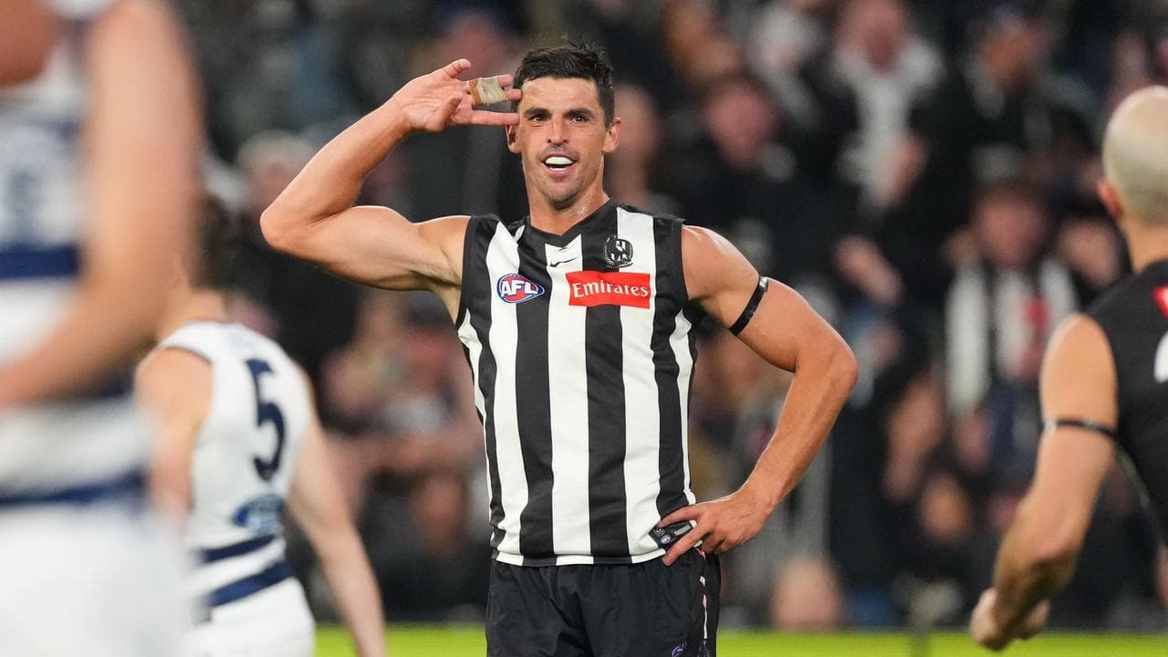 Magpie great to play on, ruck star signs fresh deal
