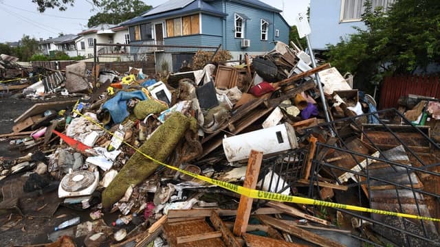 Ice user posed as a flood victim to pay for drug habit