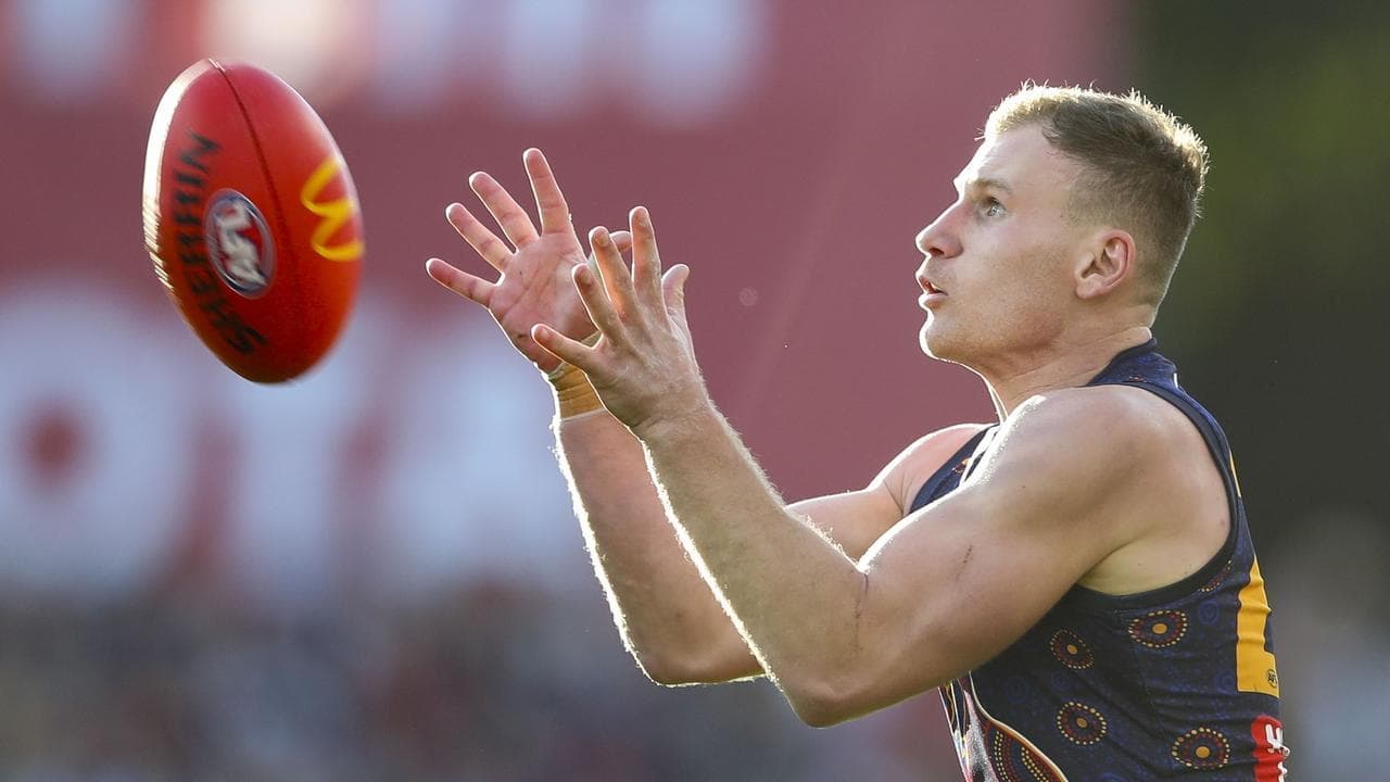 Crows veteran banned for massive Magpies clash