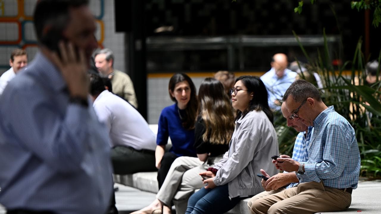 Jobless fall gives RBA room before next rate cut