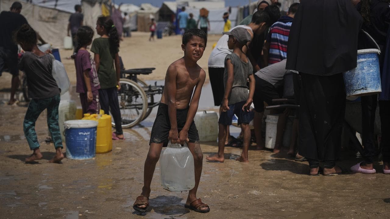 Netanyahu says he will allow Palestinians to leave Gaza