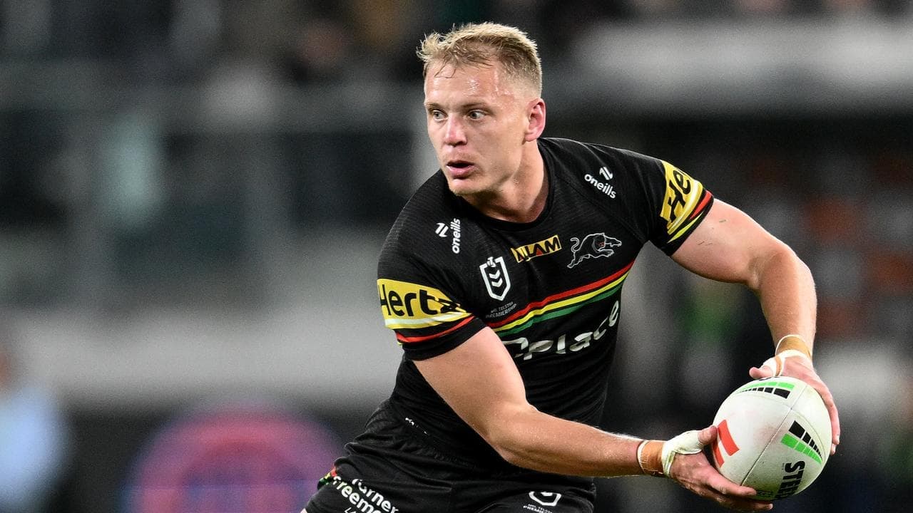 Cleary's Panthers understudy signs with NRL rivals