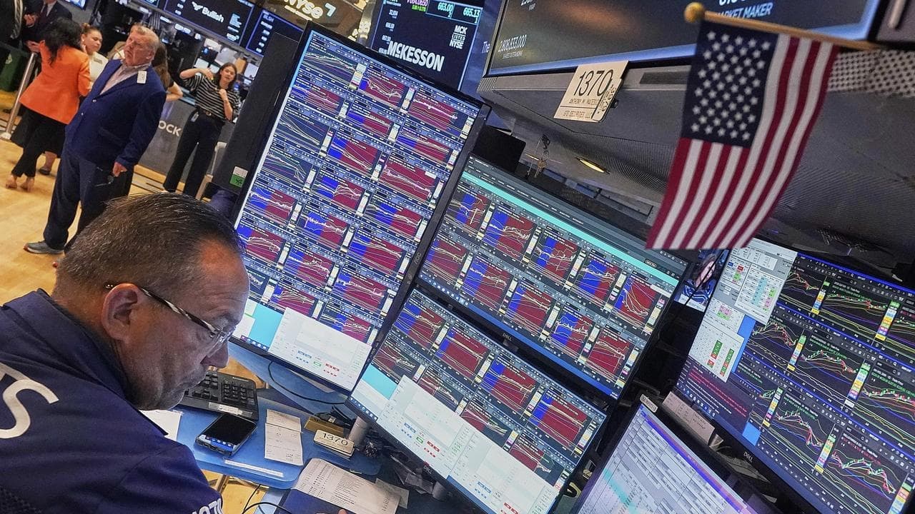 Wall Street ends mixed as interest rate cut bets waver