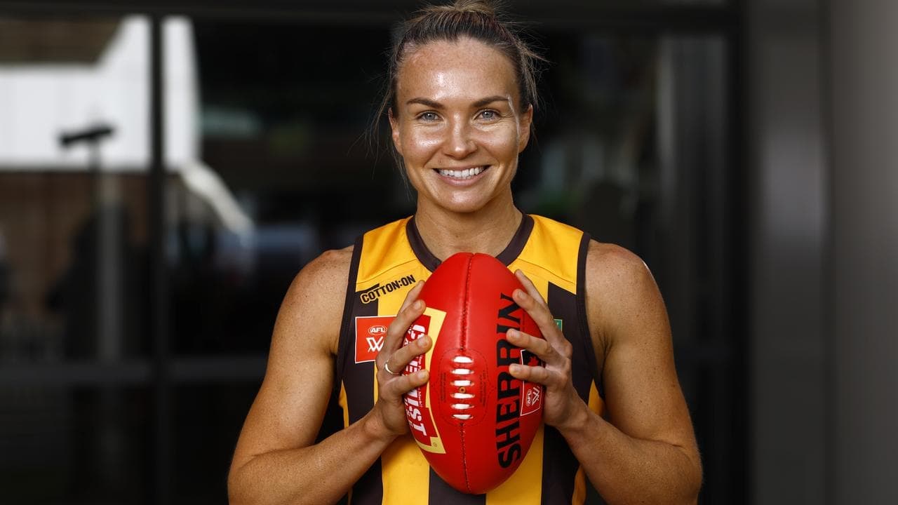 Old sting drives Hawks skipper in AFLW flag hunt