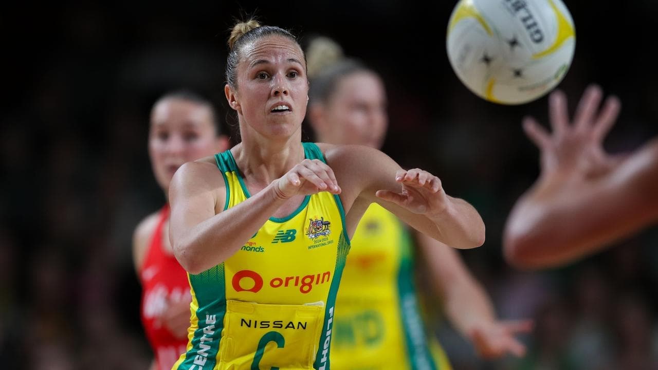 Diamonds star takes pregnant pause on netball career