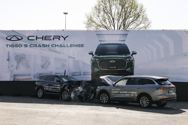 Spectacle in South Africa: Two Chery TIGGO9 Models Collide Head-On, Showing Flawless Safety Performance