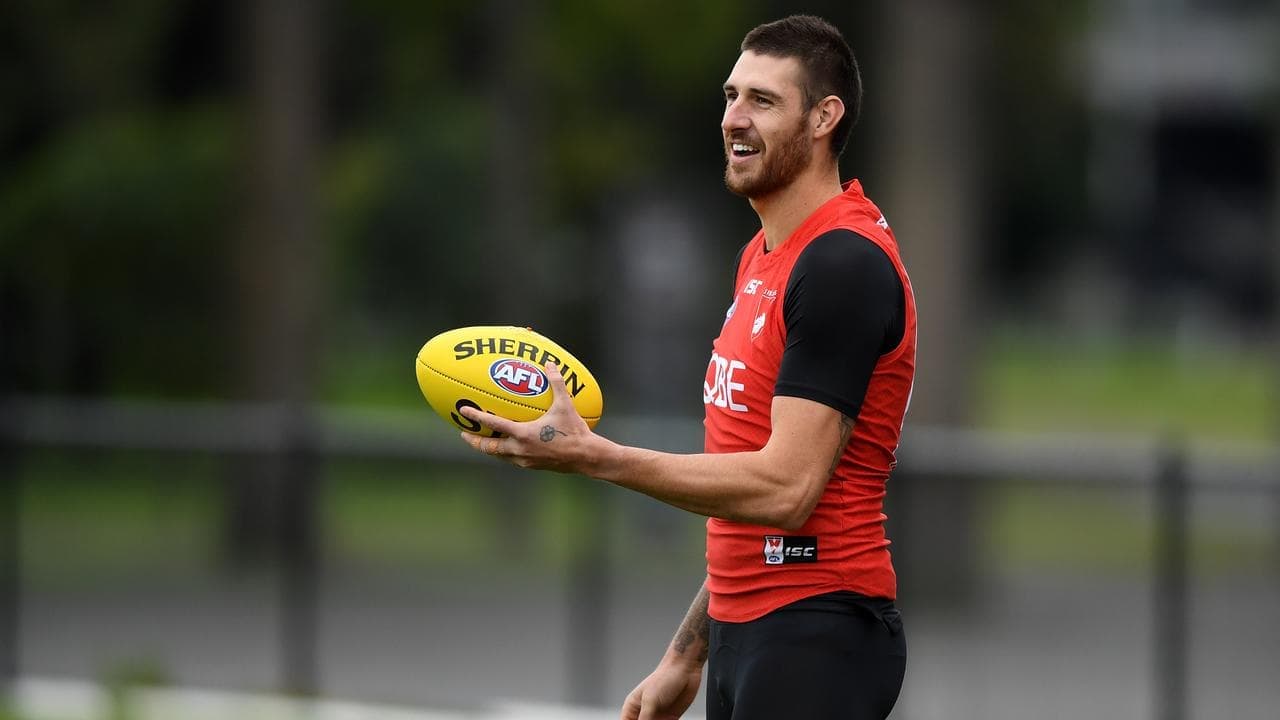 Freo's unlikely spy kicked out of Bulldogs training