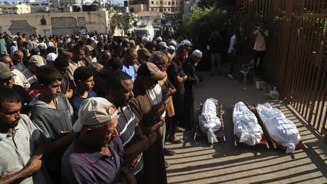 Israeli strikes in Gaza as famine call raises pressure