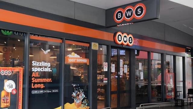 BWS owner cuts dividend as Aussies avoid booze splurge