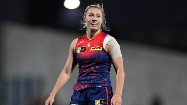 Flag dream over for Demons star after knee injury