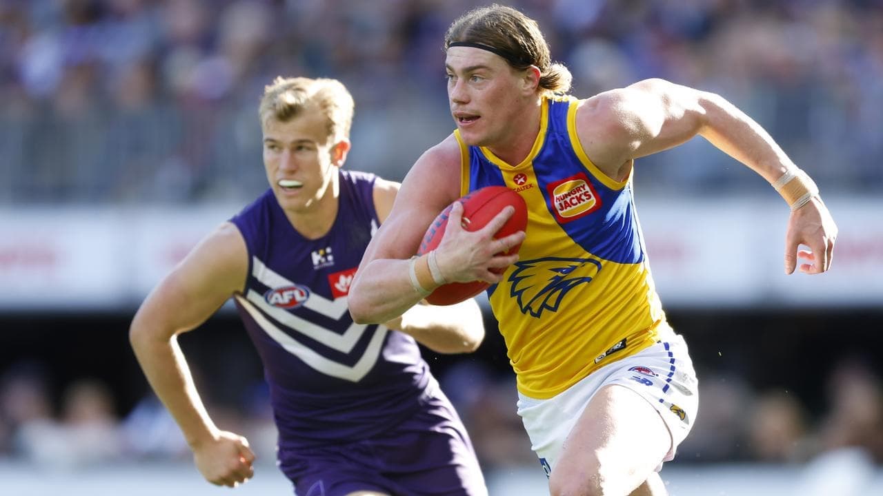 Young star rejects rivals, signs fresh deal with Eagles