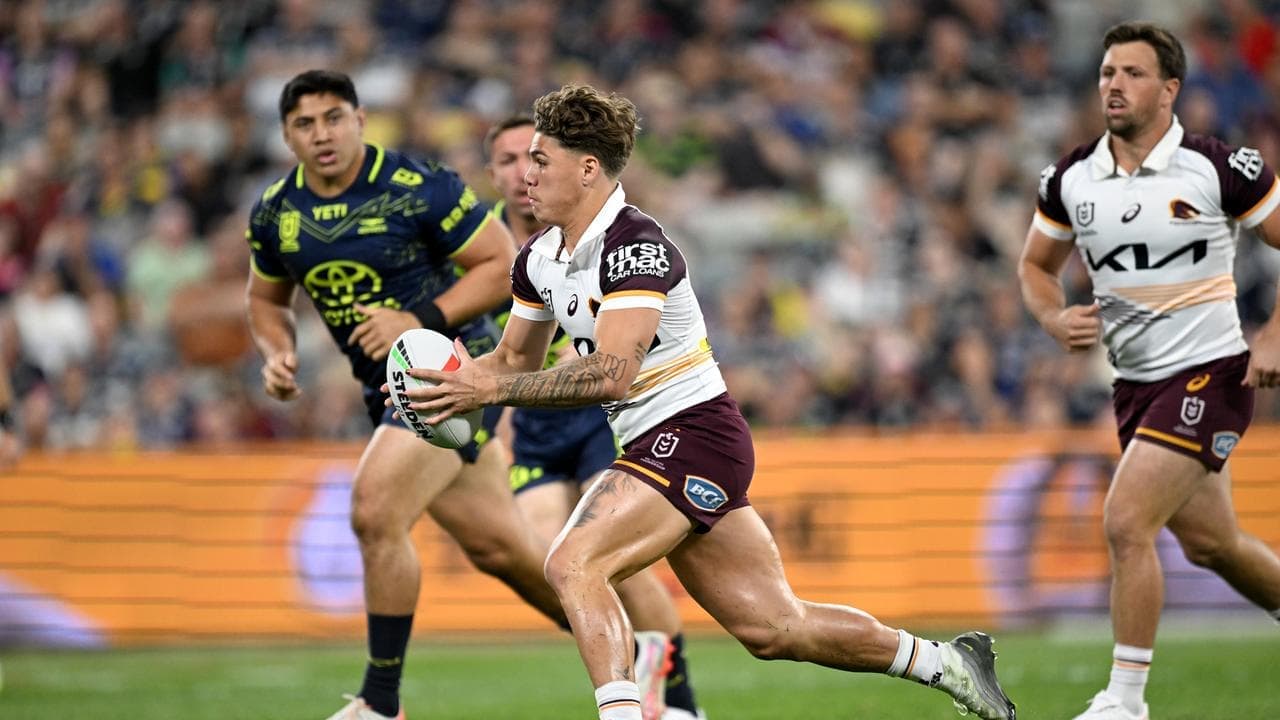Walsh fires Broncos into top four with win over Cowboys